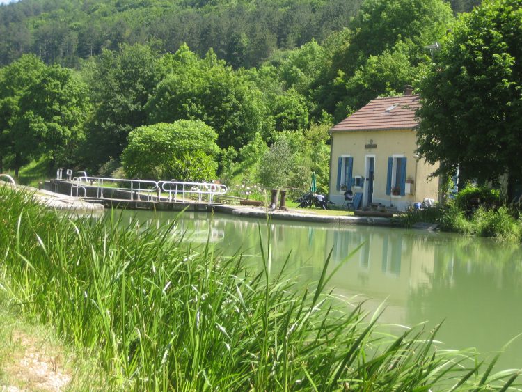 Blick auf den Canal de Borgogne vom Voie Verte