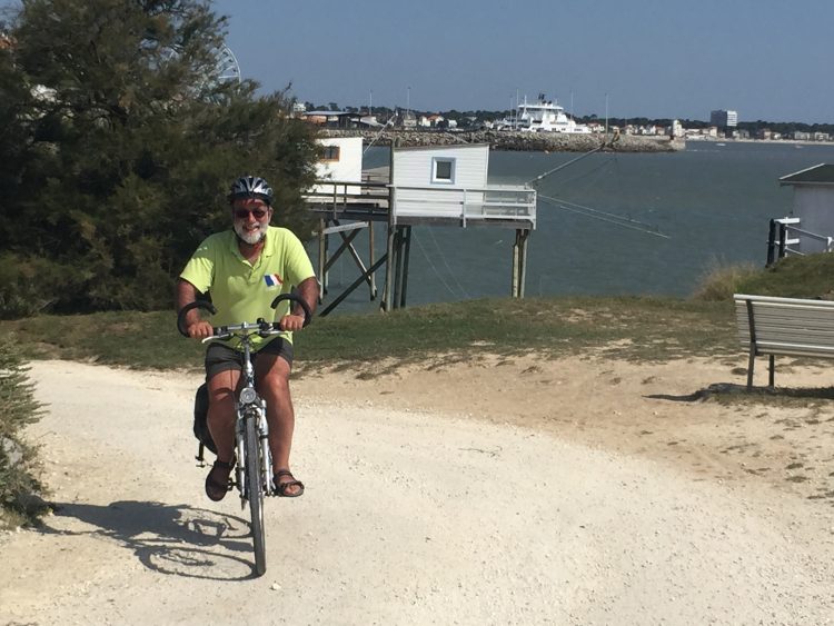 Cyclist in Gironde