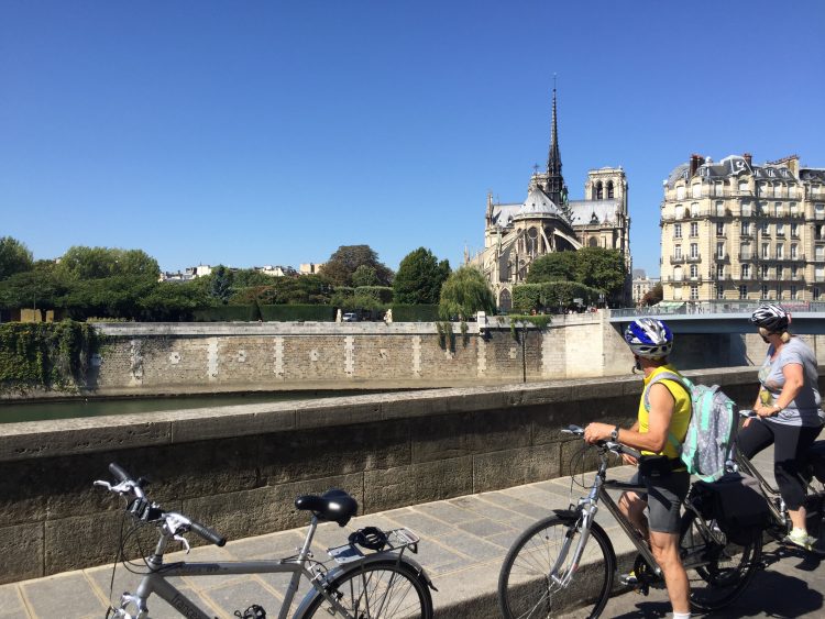 Cycling in Paris