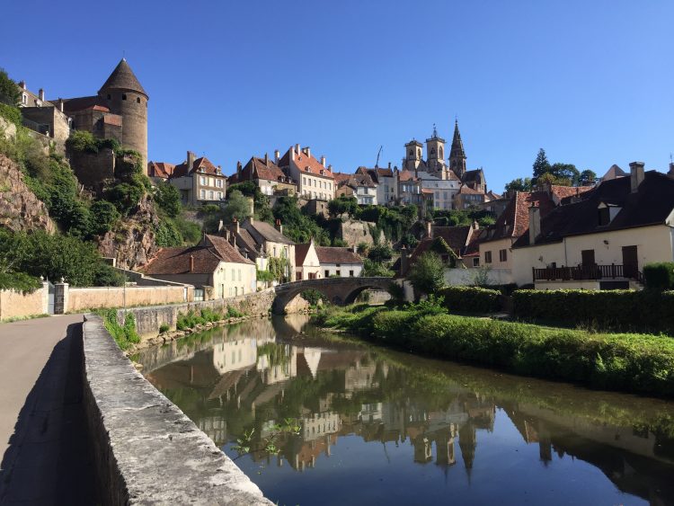Am Kanal in Semur-en-Auxois